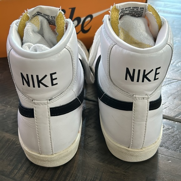 Nike W Blazer Mid ‘77 lightly used - Picture 3 of 5